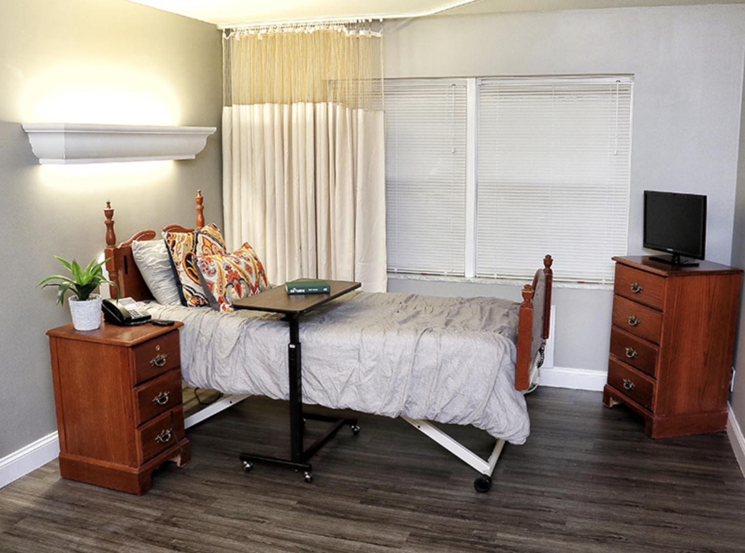 Providence Louisville East Post Acute - Photo 3