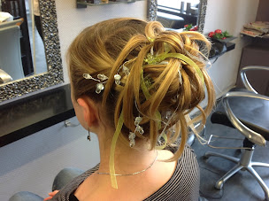 Photo n°3 de styl plus coiffure à Roncq (Salon de coiffure)