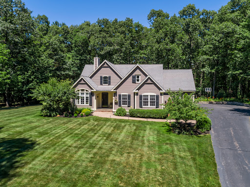 Lorraine Pesce, Realtor, Advisors Living