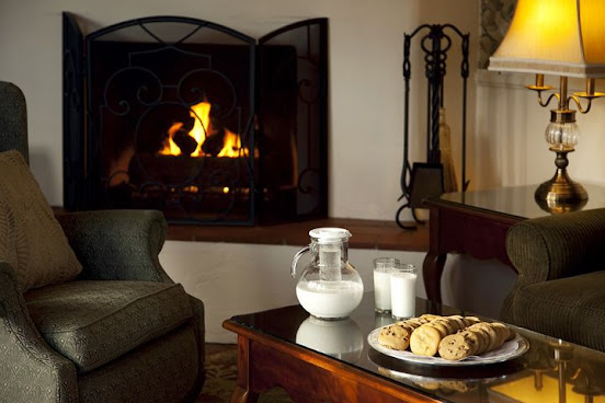 Lavender Inn by the Sea by null