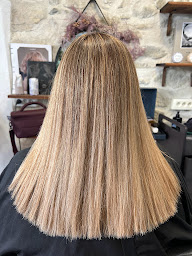 Photo n°17 de L' Atelier de Lucie - Salon de coiffure & barbier à Cavillargues (Barbier)