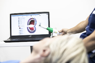 Photo n°3 de Dr Arnould Puigserver Béatrice à Aix-en-Provence (Dentiste)