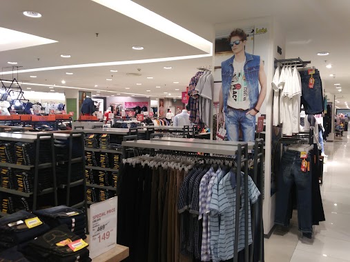 Matahari Dept Store Balikpapan Baru, Author: MADU KT