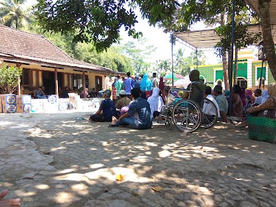 Photos of Terapi Alternatif Lurah Samidi