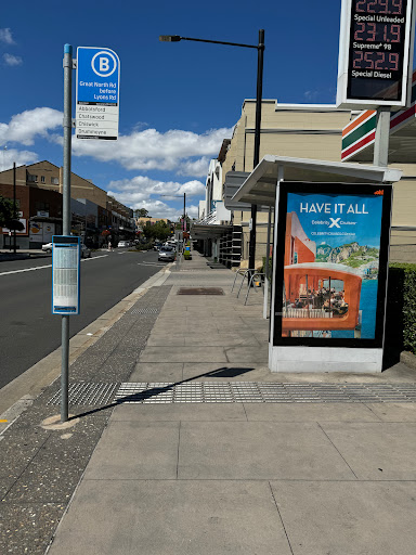 Great North Rd before Lyons Rd