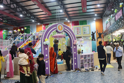 Af1qipp5dbwe0mzdscwdftix29qcu55bycd7gwpz4uvd=s435 K No