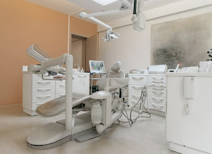 Photo n°7 de Dr Travert Valérie - Dentiste - Paris 8 à Paris (Dentiste)