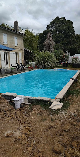 Photo de Piscine Dugain Coutras - H2O techniques et piscines à Sablons (33910)
