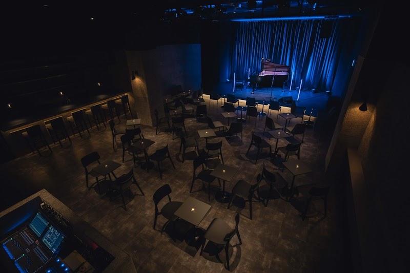 border -live music & drink-