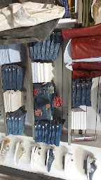 Photo n°17 de Next Door à Uzès (Magasin de vêtements pour hommes)