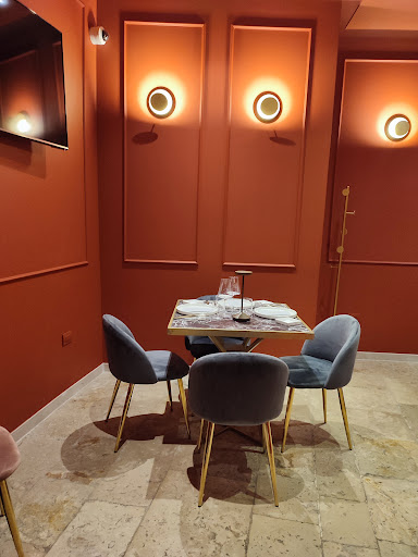 COMUS Restaurant - Visual