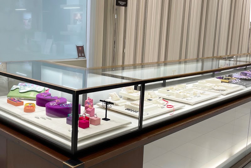 アッシュ・ペー・フランス ビジュー 伊勢丹新宿店 本館1Fアクセサリー