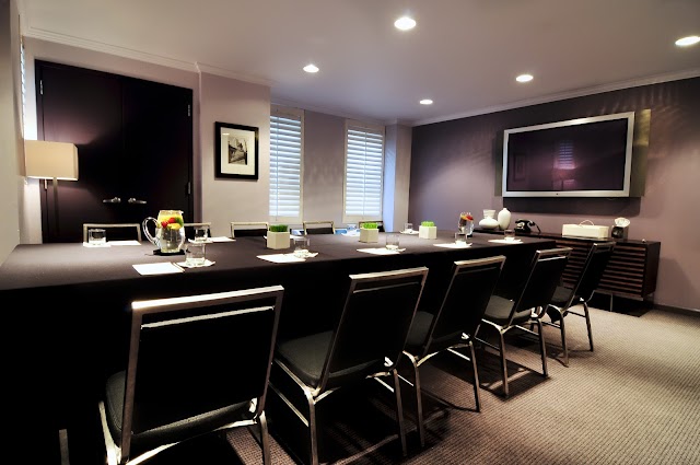 The Court - A St Giles Premier Hotel New York