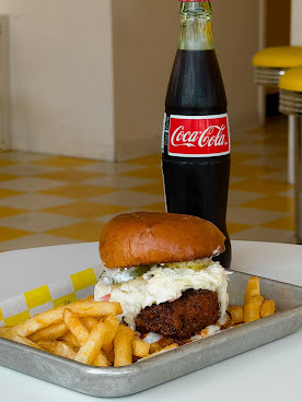 Yeanie's Burgers and Social by null