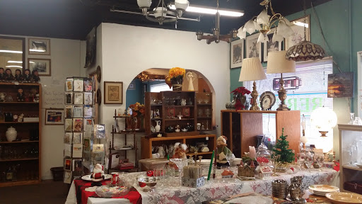 Chelan Falls Store - Visual