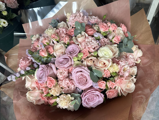 Bloomin’ Chic - Visual