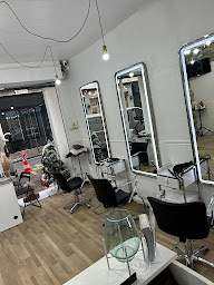 Photo n°21 de Jenniferyao à Paris (Salon de coiffure)