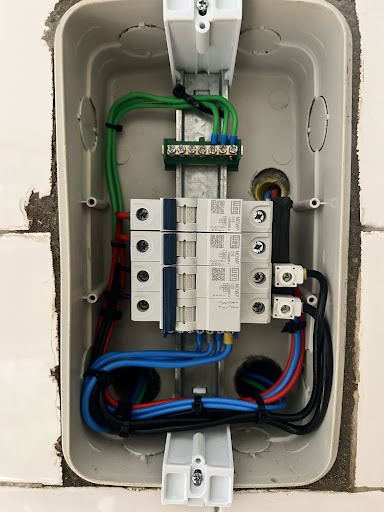 Eletricista Anderson Silva