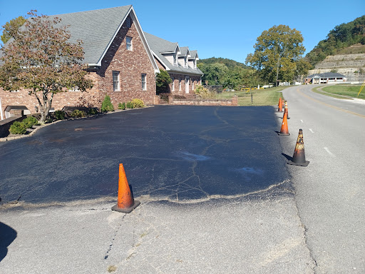 Kickin Asphalt Sealcoating & Repair - Thumbnail
