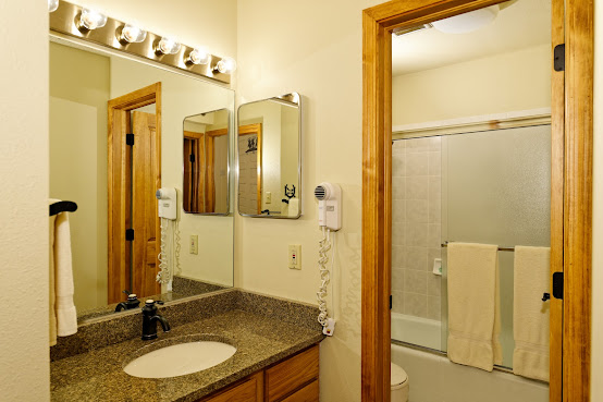 The Crestwood Condominiums by null