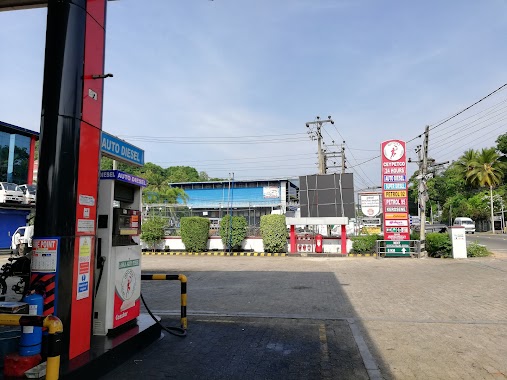 Jayasiri Filling Station, Author: Anuradha Piyadasa