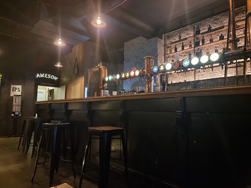 Churchill Bar Metz - Thumbnail