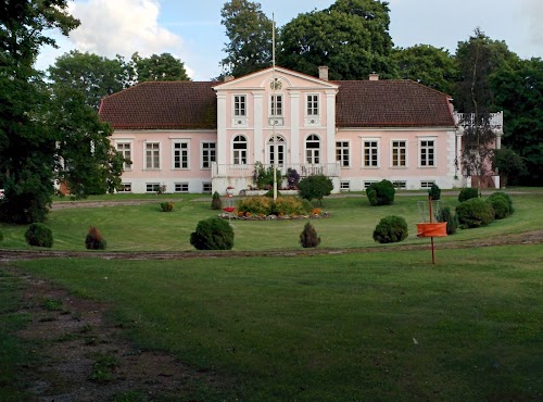 Oti manor