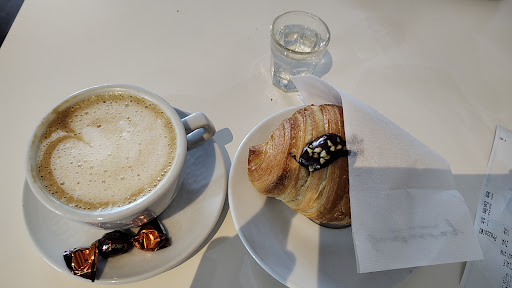 CroisSantorino Coffee Break - Thumbnail