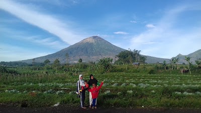 Photos of Tugu Prapatan Ngadirejo