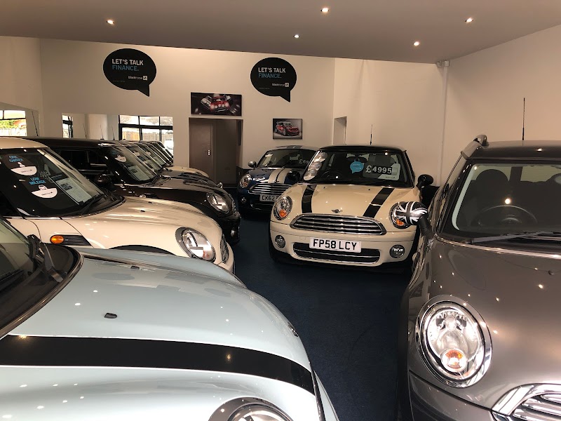 Signature Mini Specialists photo 2