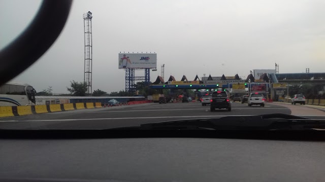 Gerbang Tol Cengkareng 2