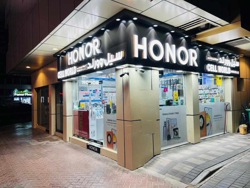 Safe mobiles&watches,Electra Road, Al Markaziya, Abu Dhabi - صورة 4