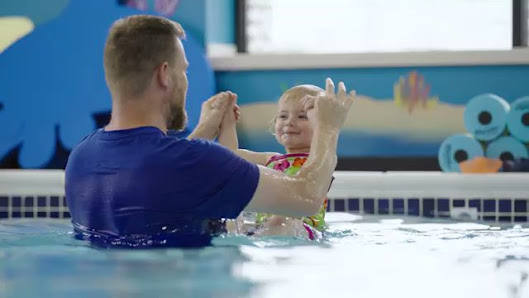 Foto de Goldfish Swim School - Glen Oaks Vídeos
