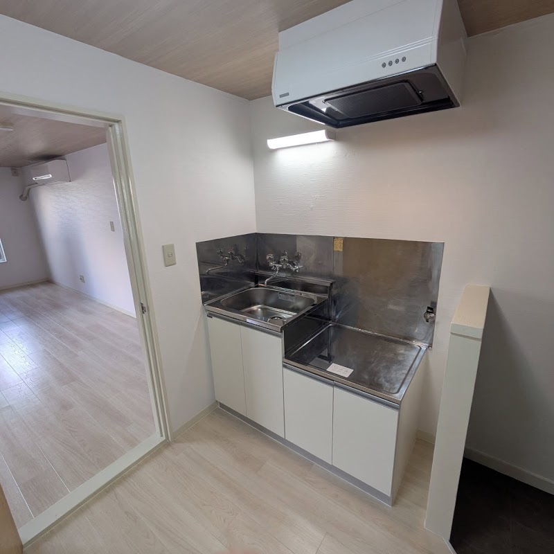 株式会社リノベーション