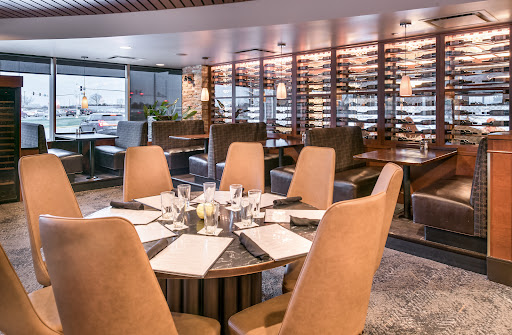 Ditka's Oakbrook - Visual