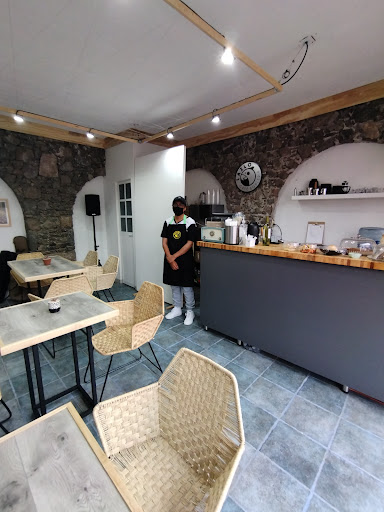 Lazlo Café & Brooklyn English Academy - Thumbnail