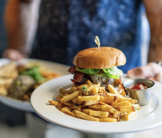 GG's Waterfront by null