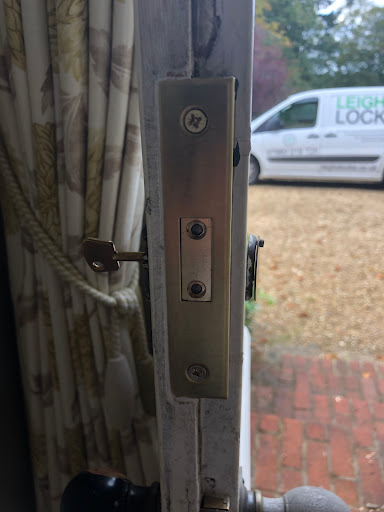 Leigh's Locks - Thumbnail