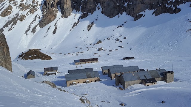 Refuge du camp des Rochilles