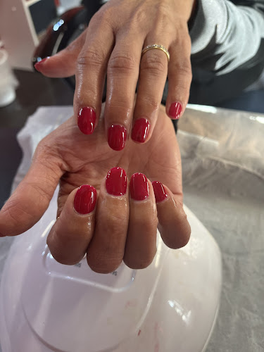 Glamorous beauty 4 u ltd - Beauty salon