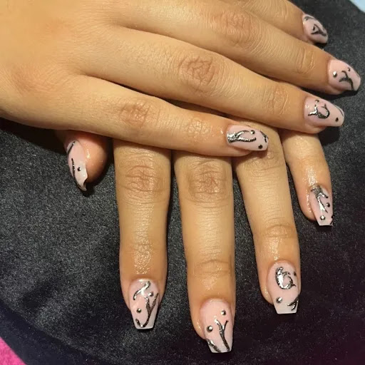 Nails by Kari - Thumbnail