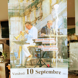 Photo n°63 de Restaurant Le Globe - Cuisine Traditionnelle - Produits Régionaux à Villefranche-de-Rouergue (Bar à vin)