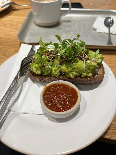 22-24 Buckingham Palace Rd, London SW1W 0QP, United Kingdom