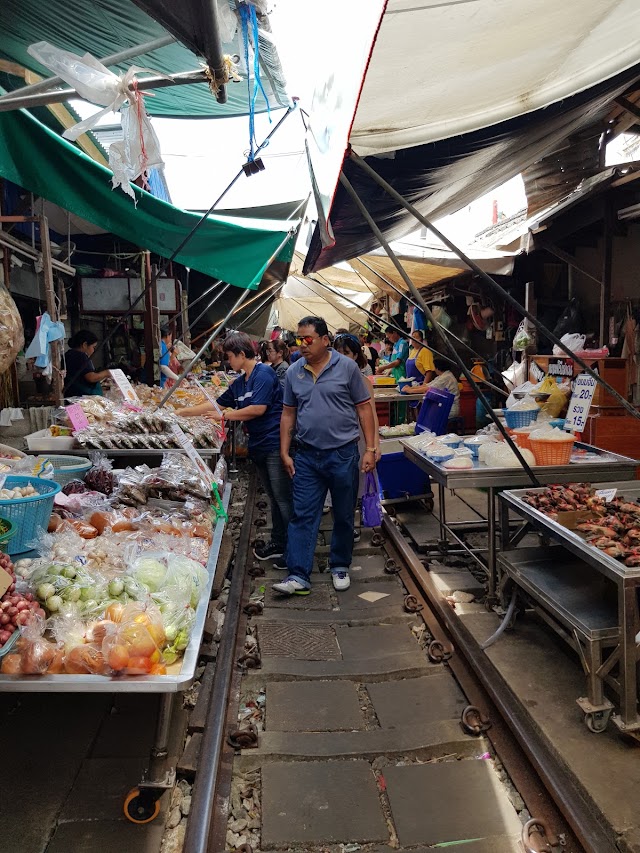 Mae Klong Railway Market