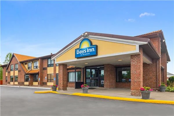 Days Inn by Wyndham Utica