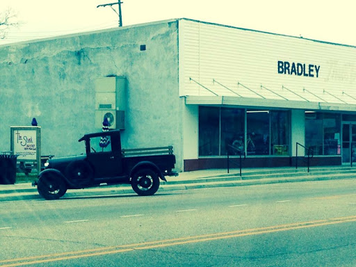 BRADLEY HARDWARE - Visual