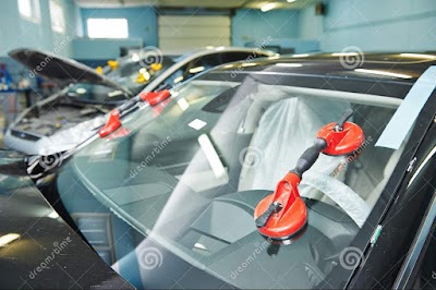 Photos of Autovidrios, el stock mas grande de vidrios para autom&oacute;viles, buses y camiones.