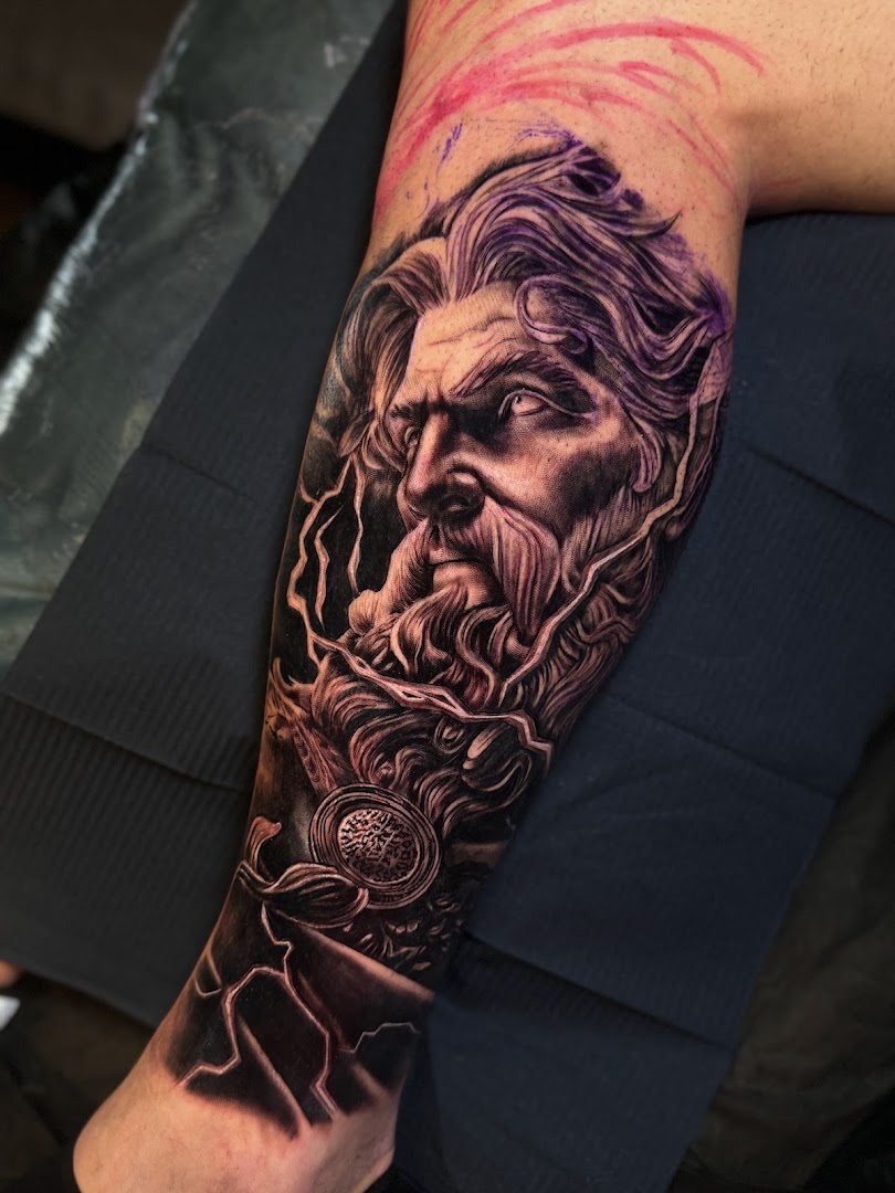DROP ART TATTOO STUDIO