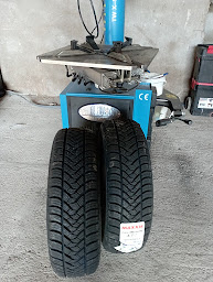 Photo n°6 de Garage Ampneus à Ferrières (Atelier de réparation de pneus)