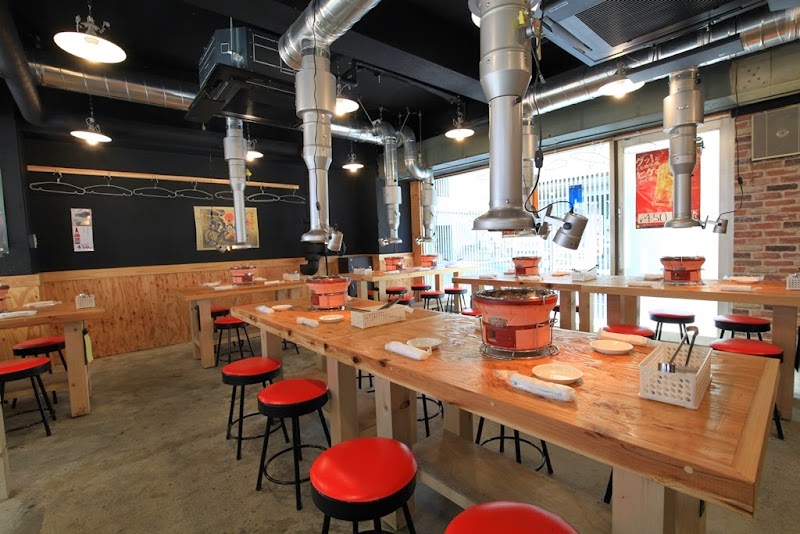 炭火ホルモン焼き まるかん